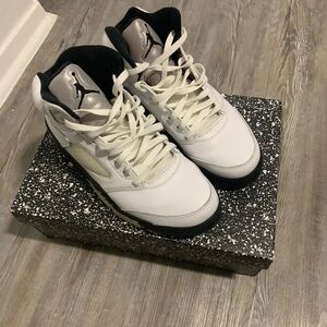 Jordan Men’s White and Black Retro High-Top Sneakers